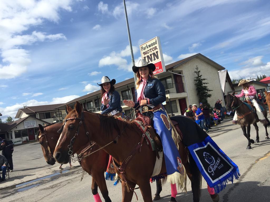 Parkwood Motor Inn Sundre Εξωτερικό φωτογραφία